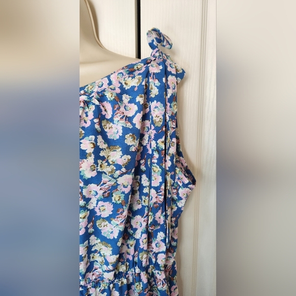 Floral One Shoulder Dress - Picture 3 of 8